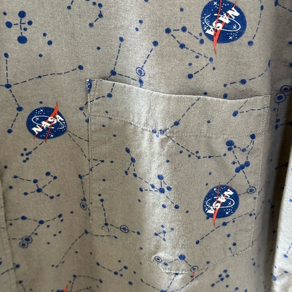 Fifth Sun Size XL Men’s Cotton NASA Print With constellations Whimsy Space Fun - Picture 4 of 5